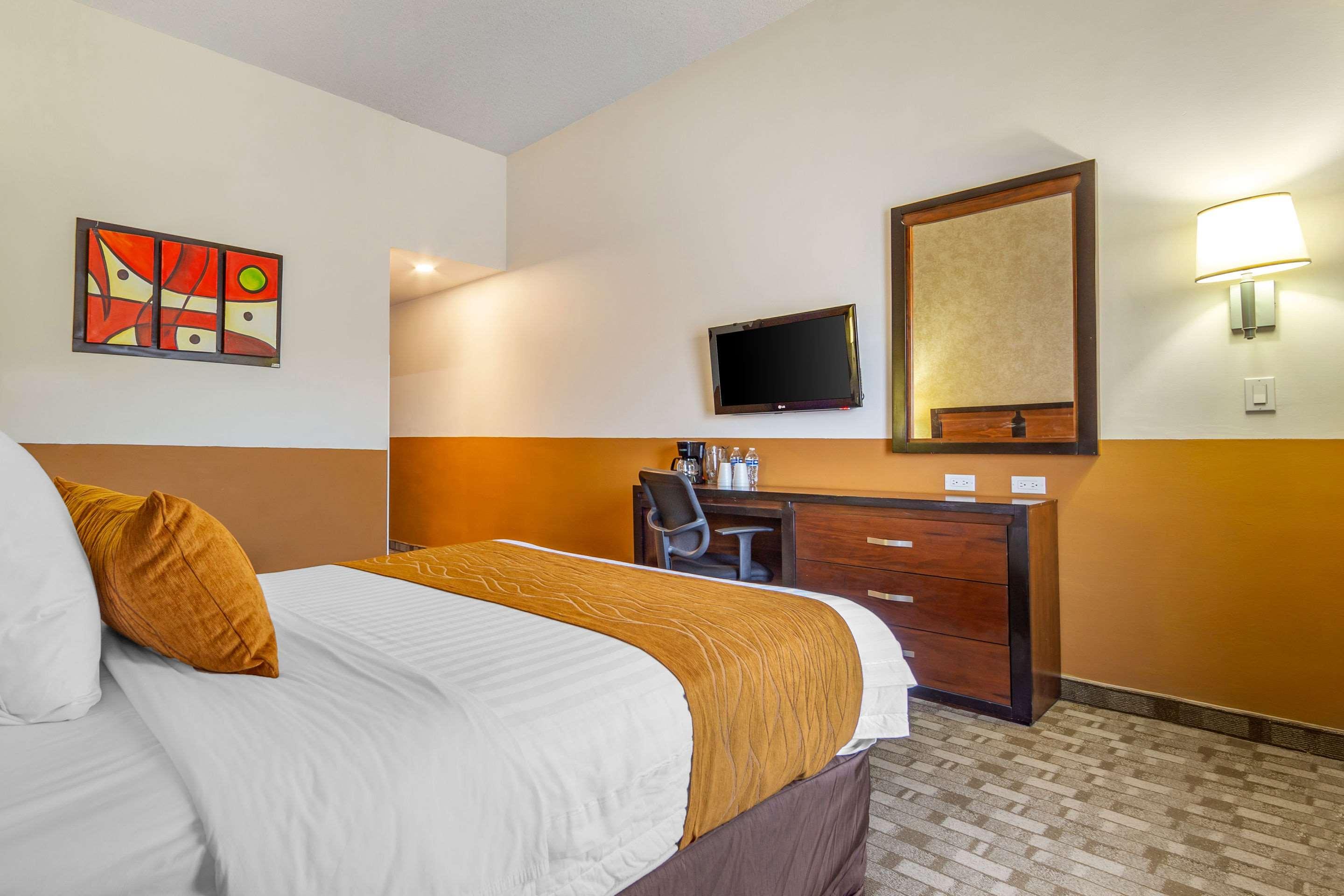 Comfort Inn Чіуауа Екстер'єр фото